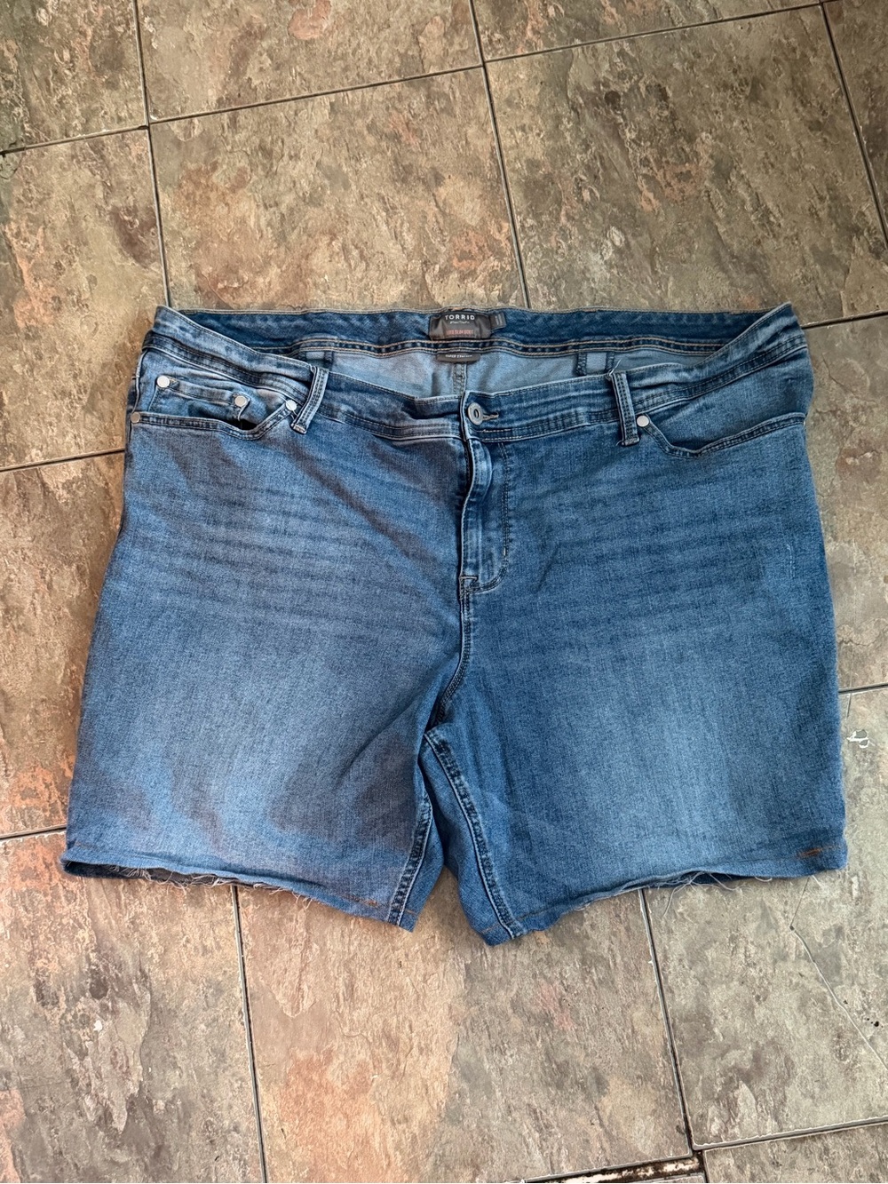 torrid Blue Denim Boyfriend Shorts size 24